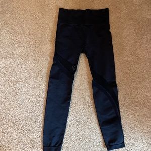 NWOT ZYIA Black Seamless Leggings 26 inch inseam Size Small